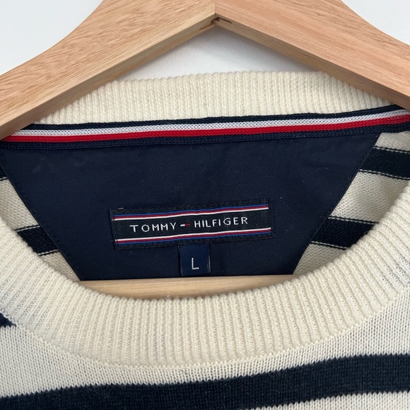 Tommy Hilfiger men’s stripe sweater size large - Picture 3 of 3